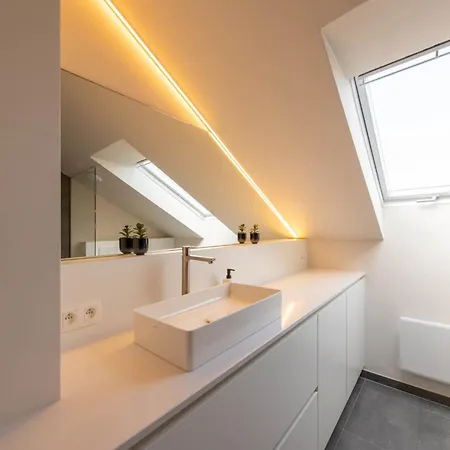 Near Sandy In Belgium Apartamento