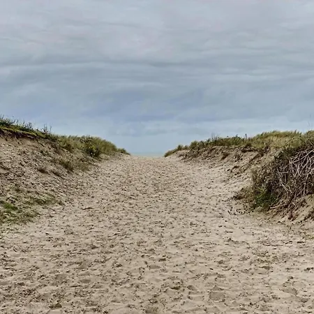 Near Sandy In Belgium Apartament Oostduinkerke